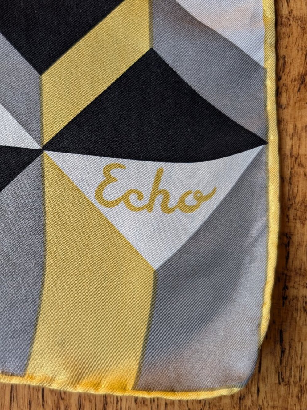 Echo scarf - date unknown